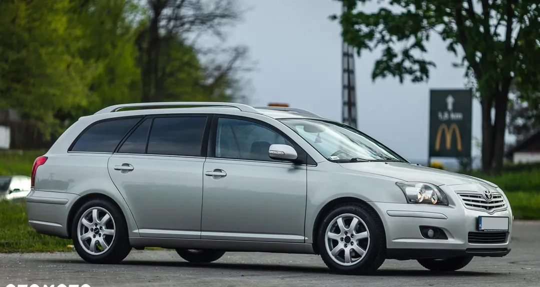 Toyota Avensis cena 18700 przebieg: 152000, rok produkcji 2006 z Gubin małe 379